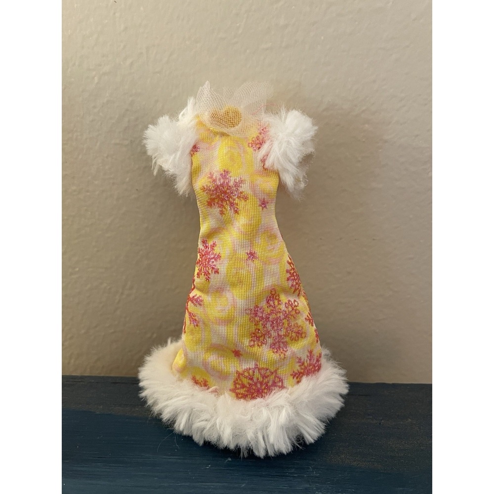 Ever After High Rosabella Beauty Epic Winter Replacement Dress